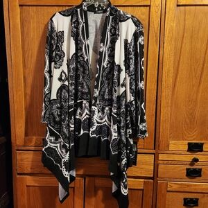 Elementz Black and White Patterned Lightweight Cardigan/cover-up  NWT  SIZE XL